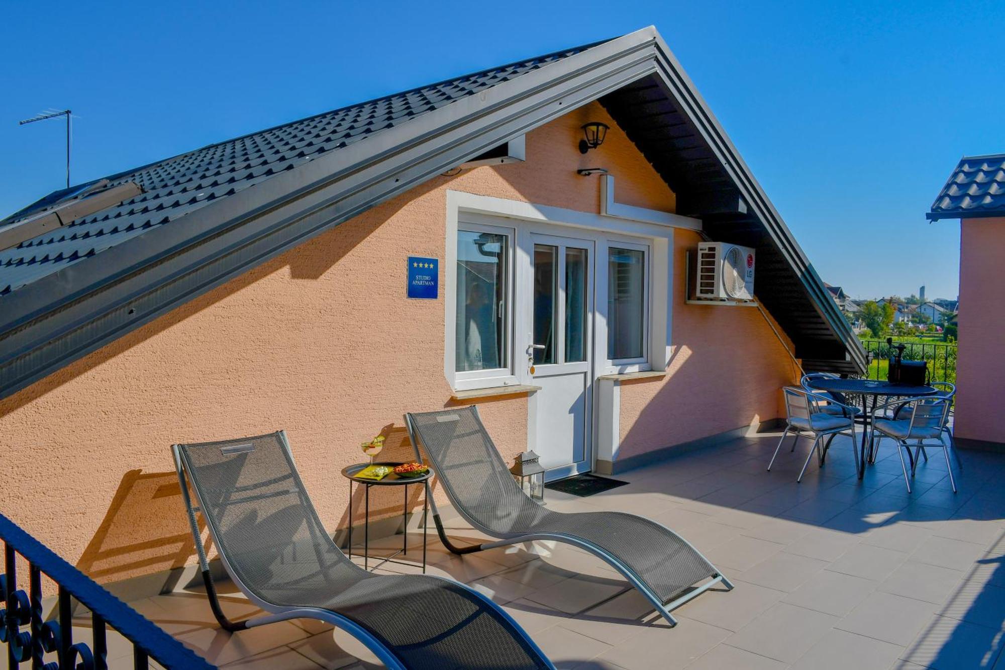 Studio Apartment Oaza Sisak Exterior foto